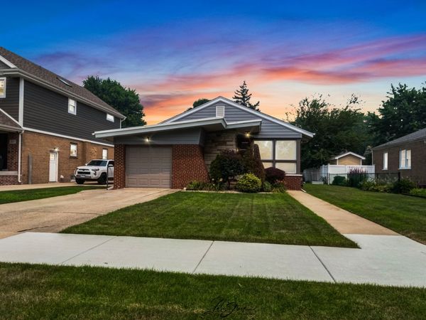 10029 S Central Park Avenue , Evergreen Park, IL 60805