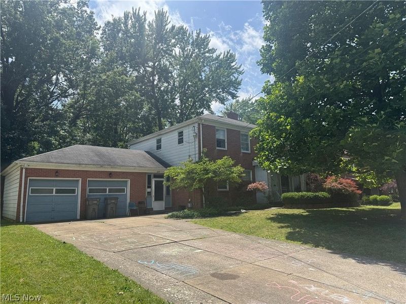 597 Tod Lane, Youngstown, OH 44504 Photo 2