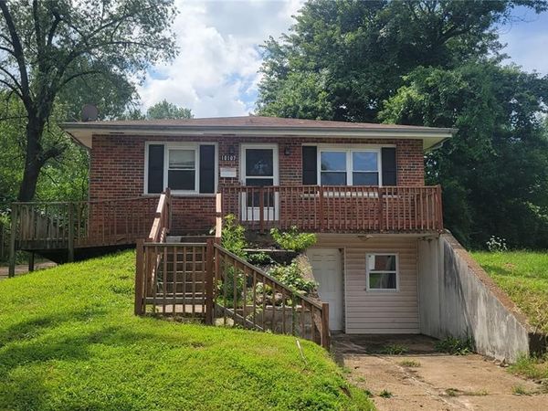 10107 Castle Drive , St Louis, MO 63136
