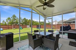 805 Redbud Lane photo 4