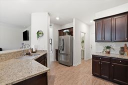 805 Redbud Lane photo 4