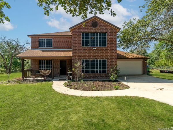90 NINE PATCH DR, Poteet, TX 78065