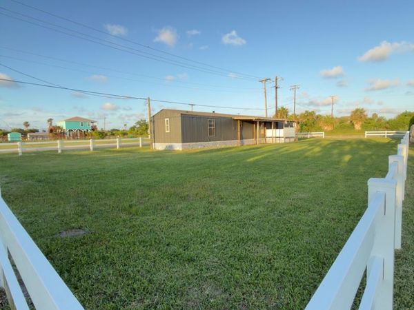 1106 S Euclid, Aransas Pass, TX 78336