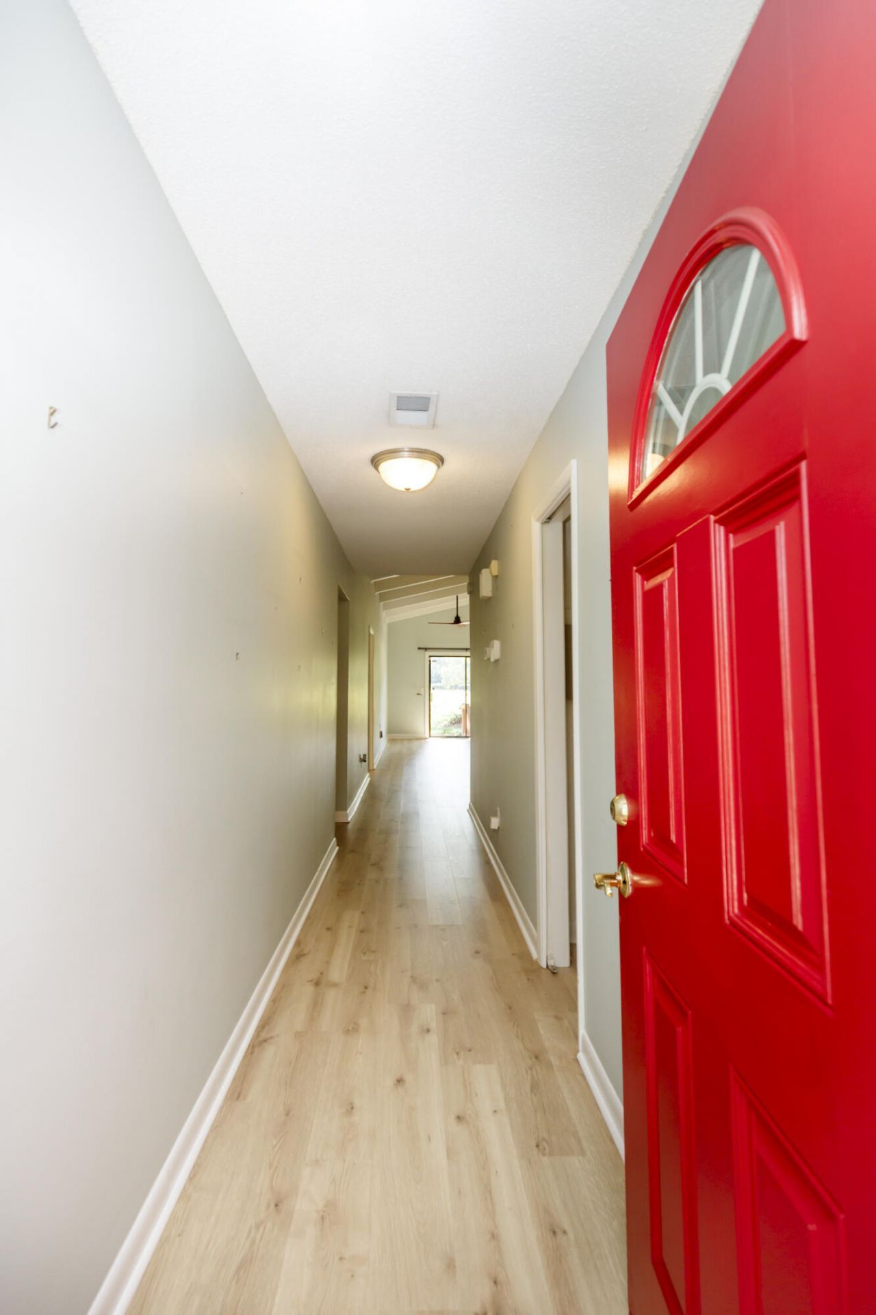 101 Ventura Place Photo 10