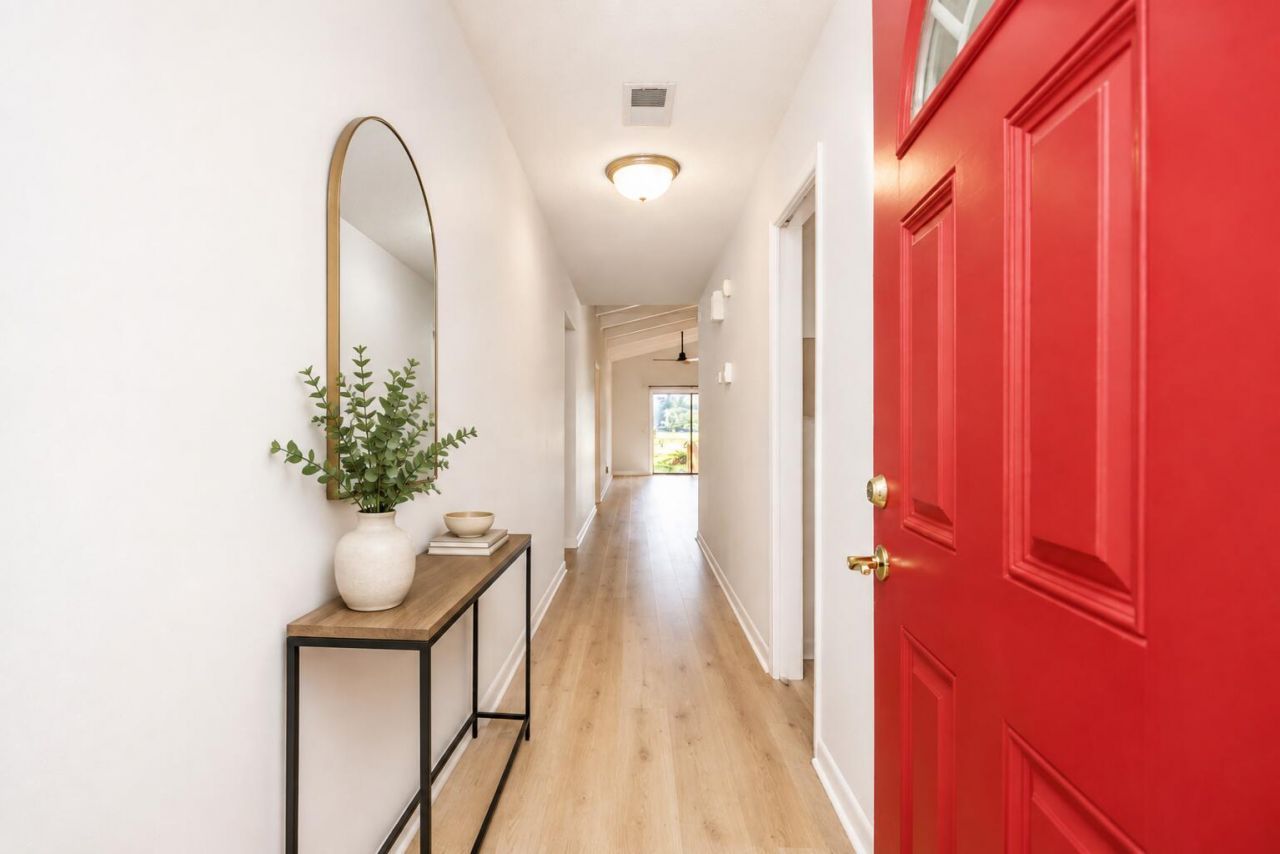 101 Ventura Place Photo 11