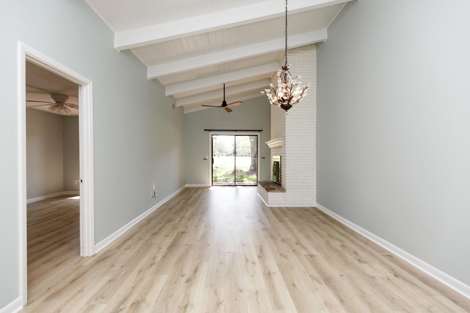 101 Ventura Place Photo 11