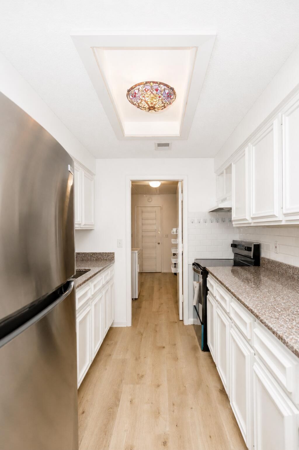 101 Ventura Place Photo 18