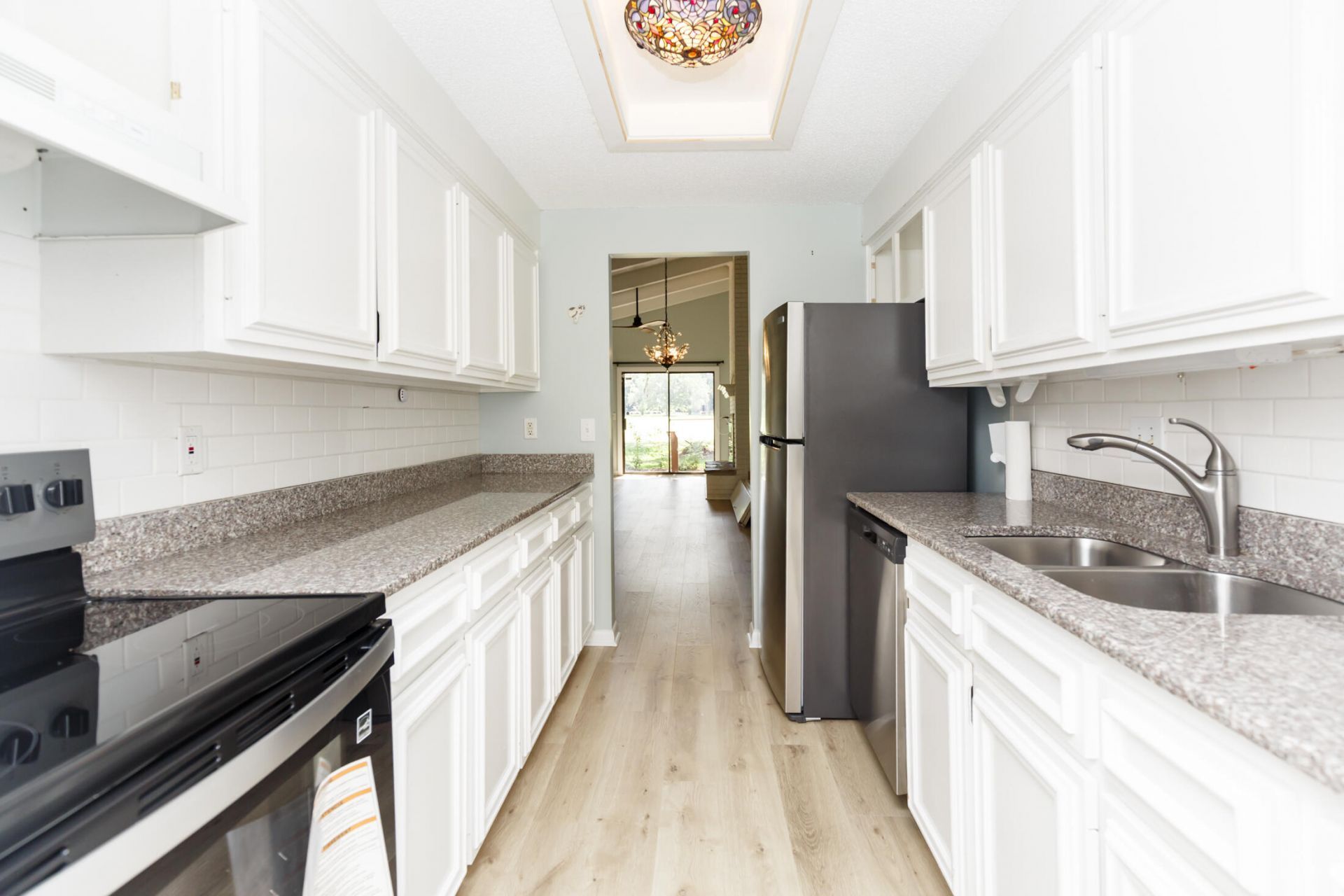 101 Ventura Place Photo 18
