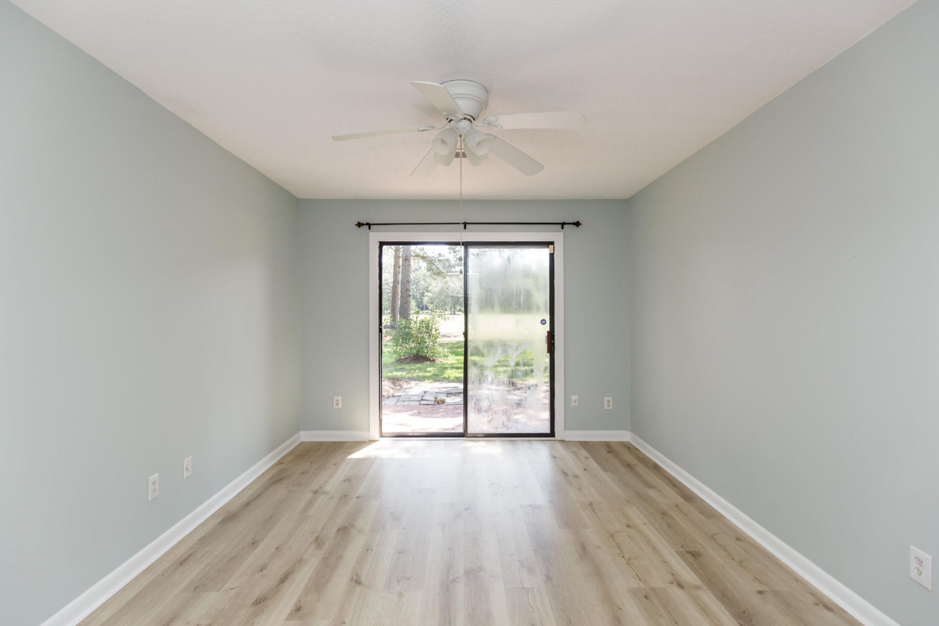 101 Ventura Place Photo 22