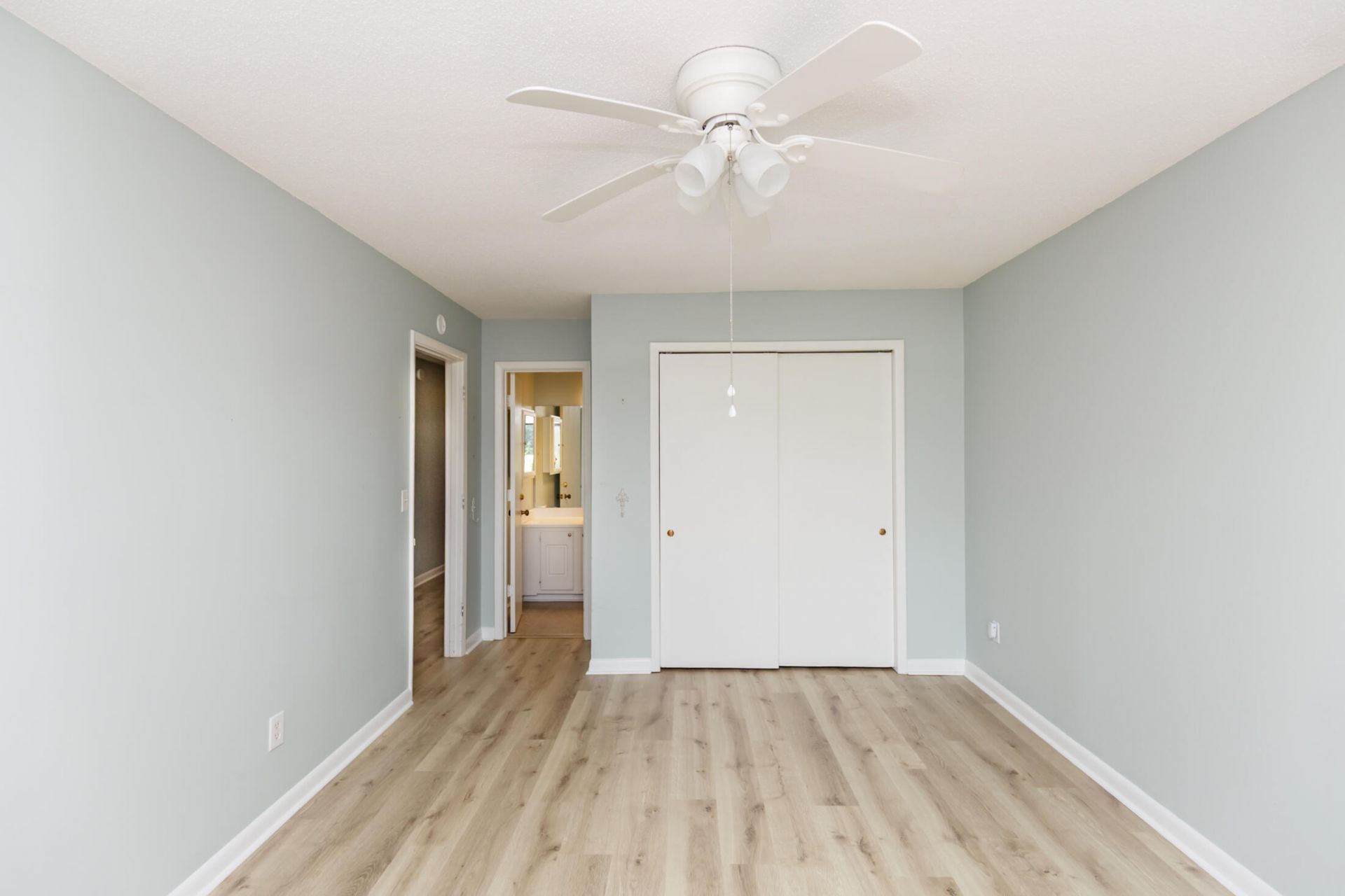 101 Ventura Place Photo 23