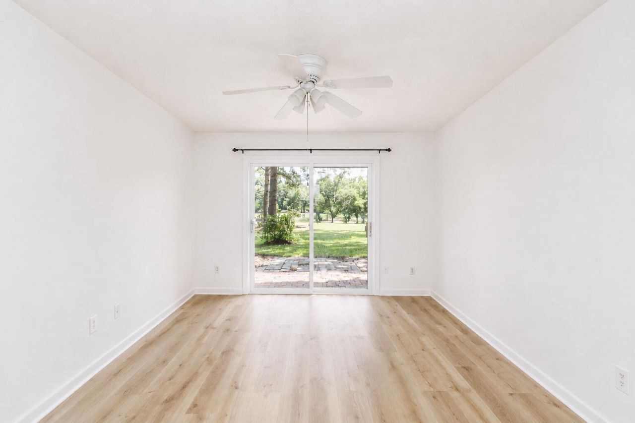 101 Ventura Place Photo 24