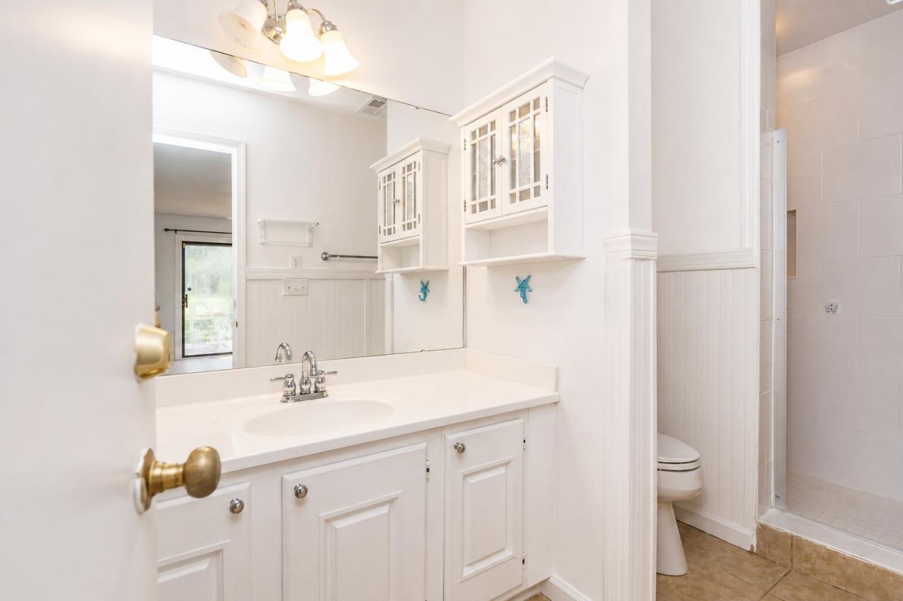 101 Ventura Place Photo 26