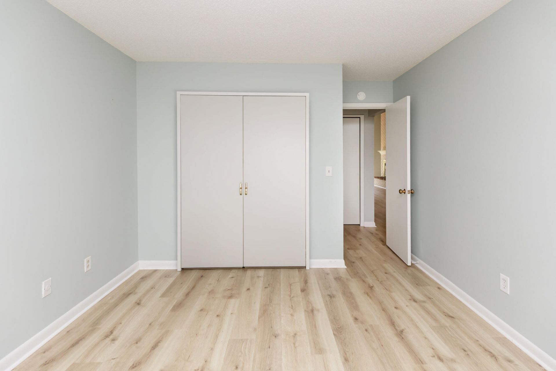 101 Ventura Place Photo 28