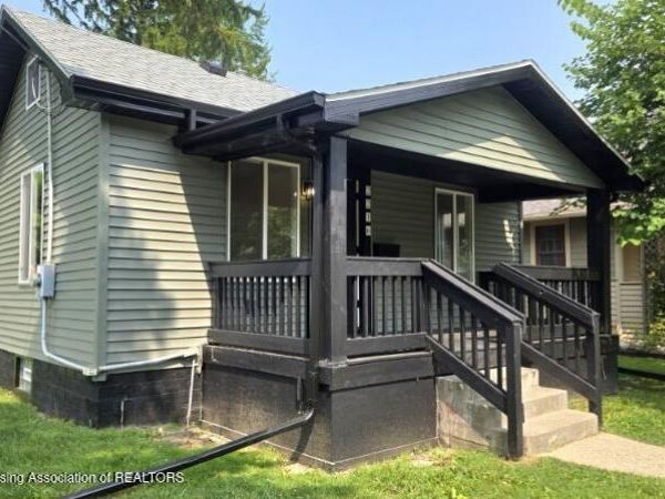 2216 Sunnyside Avenue, Lansing, MI 48910