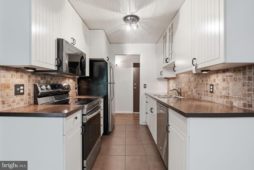 11619 Stoneview Square, Unit 22C, Reston, VA 20191 Main Photo