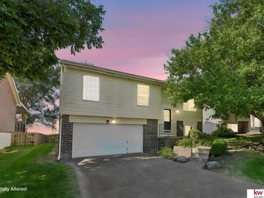 17725 Chandler Street, Omaha, NE 68136
