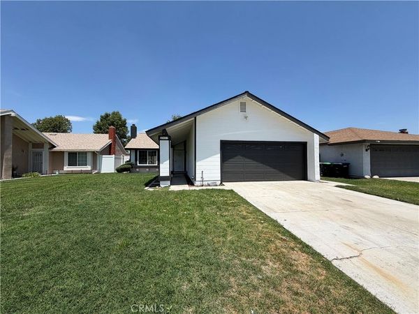 2127 Valleywood, Colton, CA 92324