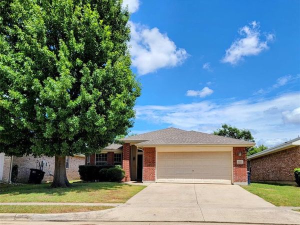 8033 Summer Stream Drive, Fort Worth, TX 76134