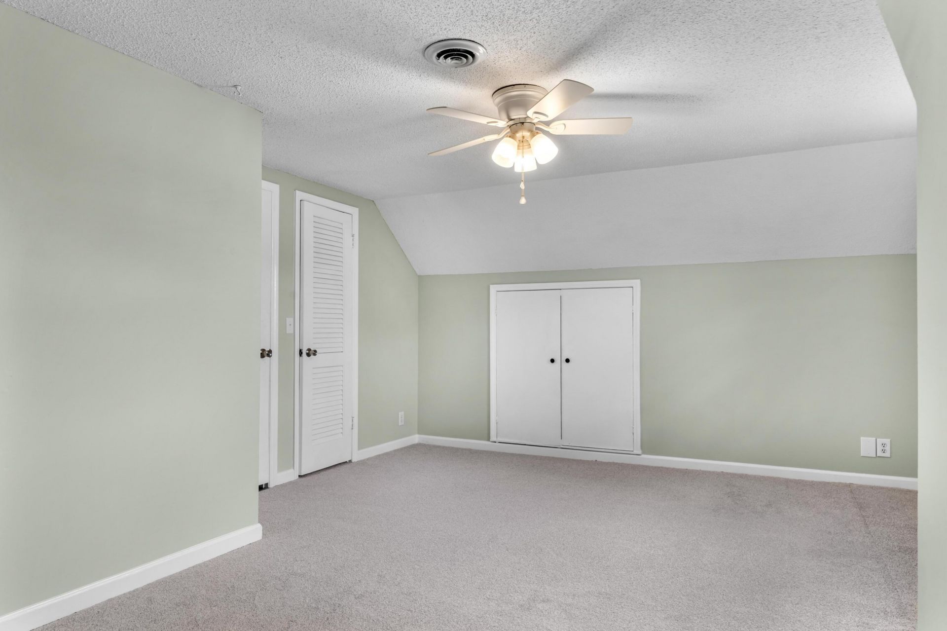 2858 Riley Street Photo 25