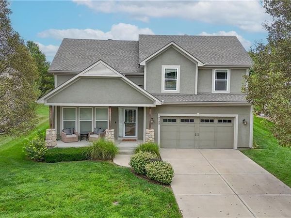 7133 Aminda Drive, Shawnee, KS 66227