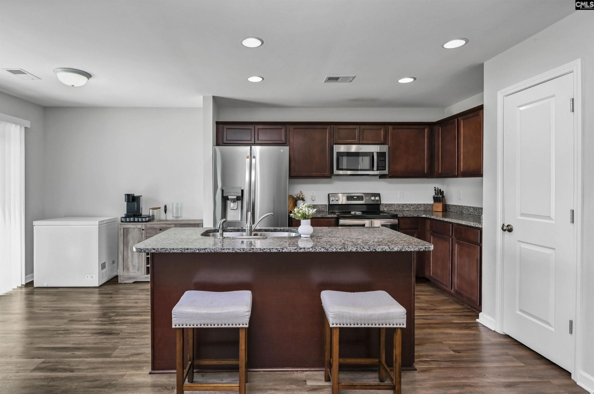 1033 Matchingham Drive  Photo 4