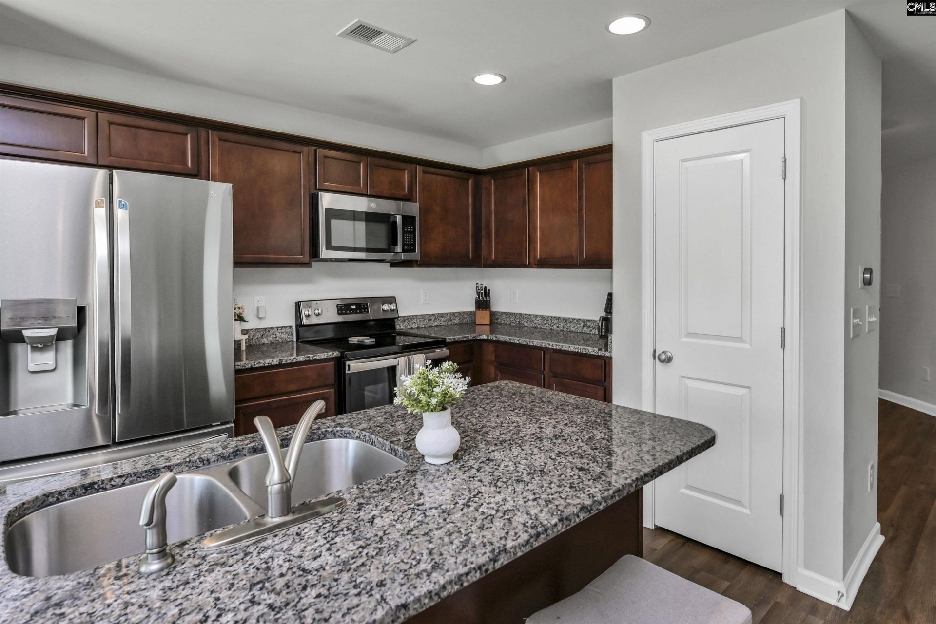 1033 Matchingham Drive  Photo 6