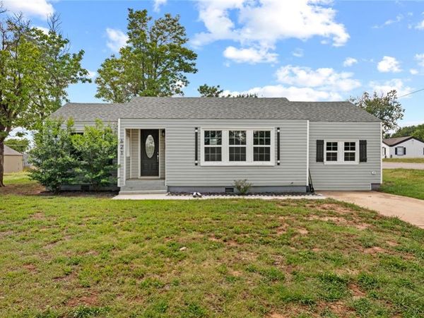 621 N 5th Street, Weatherford, OK 73096