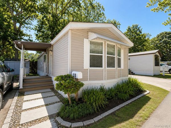 105 oak view Highway , Unit 20, East Hampton, NY 11937