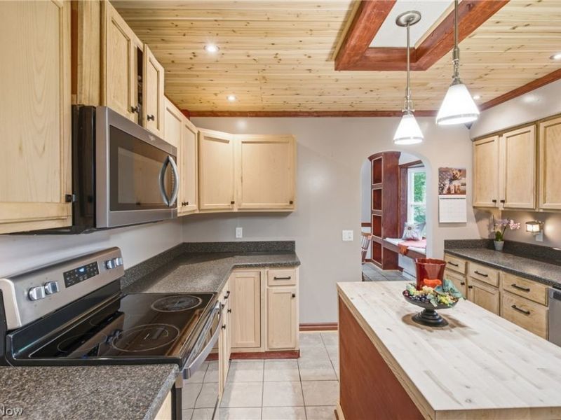 7909 Lake O Springs Avenue NW, North Canton, OH 44720 Photo 19