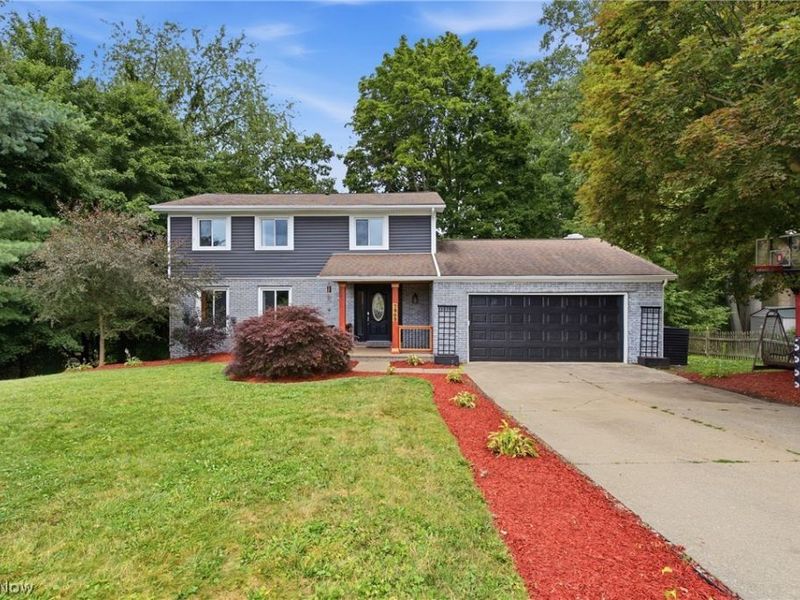 7909 Lake O Springs Avenue NW, North Canton, OH 44720 Photo 2