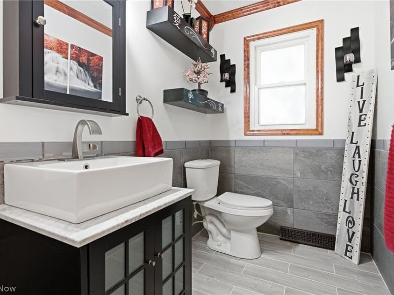 7909 Lake O Springs Avenue NW, North Canton, OH 44720 Photo 20