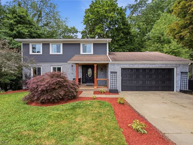 7909 Lake O Springs Avenue NW, North Canton, OH 44720 Photo 3