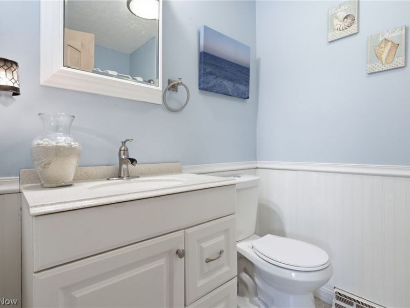 7909 Lake O Springs Avenue NW, North Canton, OH 44720 Photo 32