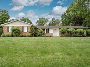 86 Blue Hill Lane, Fairlawn, OH 44333