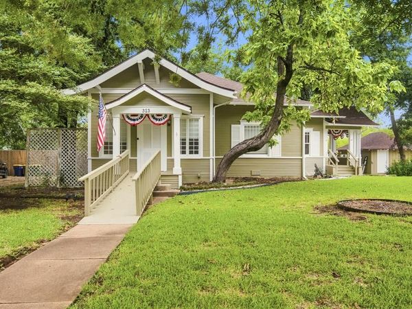 313 Corsicana Street , Hillsboro, TX 76645