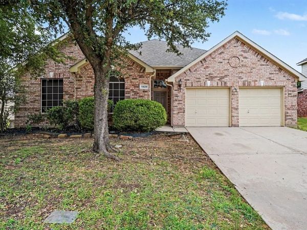 11829 Warbler Lane, Fort Worth, TX 76244