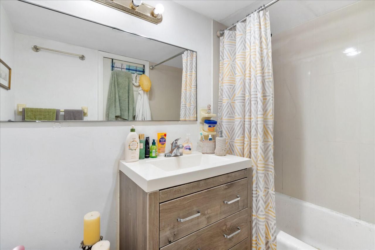 18801 NE 2nd Avenue, Unit 1005, Miami, FL 33179 Photo