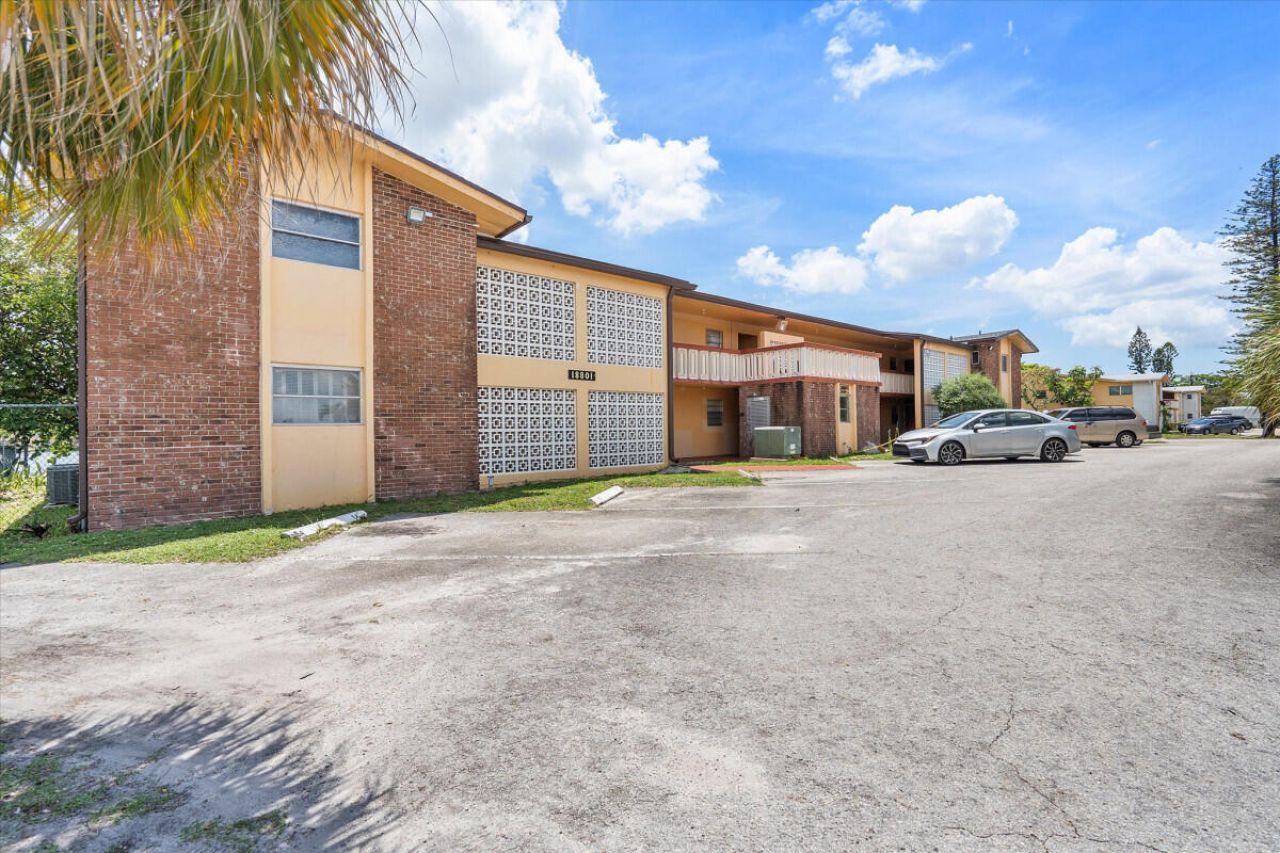 18801 NE 2nd Avenue, Unit 1005, Miami, FL 33179 Photo
