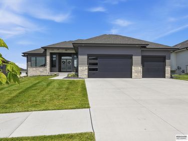 5426 Kestrel Parkway, Elkhorn, NE 68022