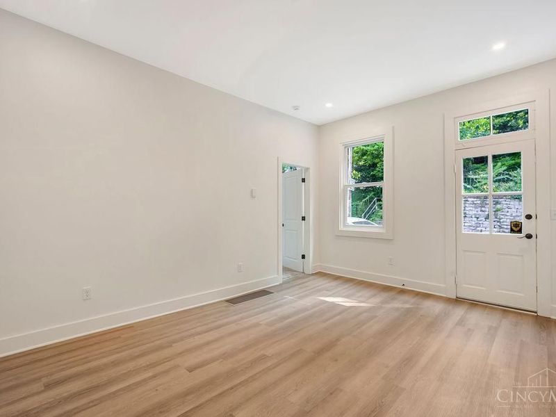 671 Delhi Avenue, Cincinnati, OH 45204 Photo 6