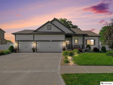 1807 Mayflower Road, Bellevue, NE 68123