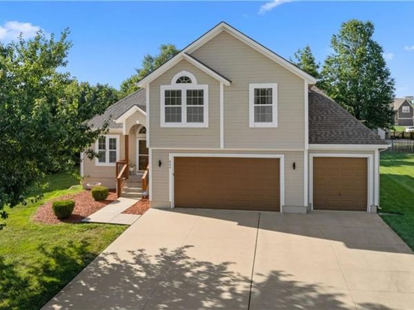 804 SW 34th Terrace, Lee's Summit, MO 64082
