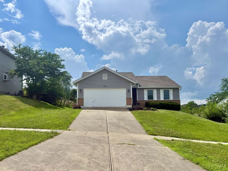 349 Timber Hill Drive, Hamilton, OH 45013 Photo 2