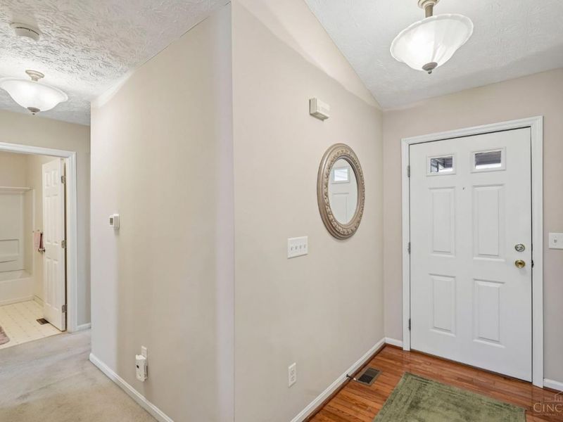 349 Timber Hill Drive, Hamilton, OH 45013 Photo 4