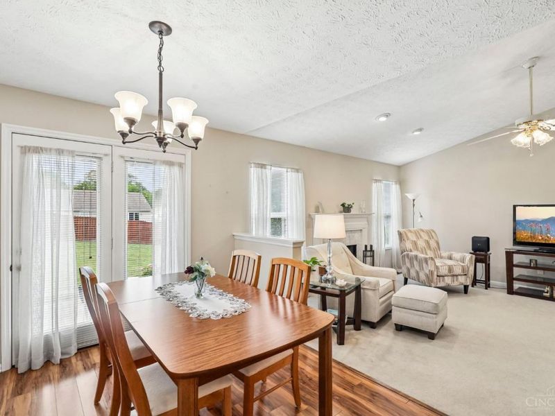 349 Timber Hill Drive, Hamilton, OH 45013 Photo 8