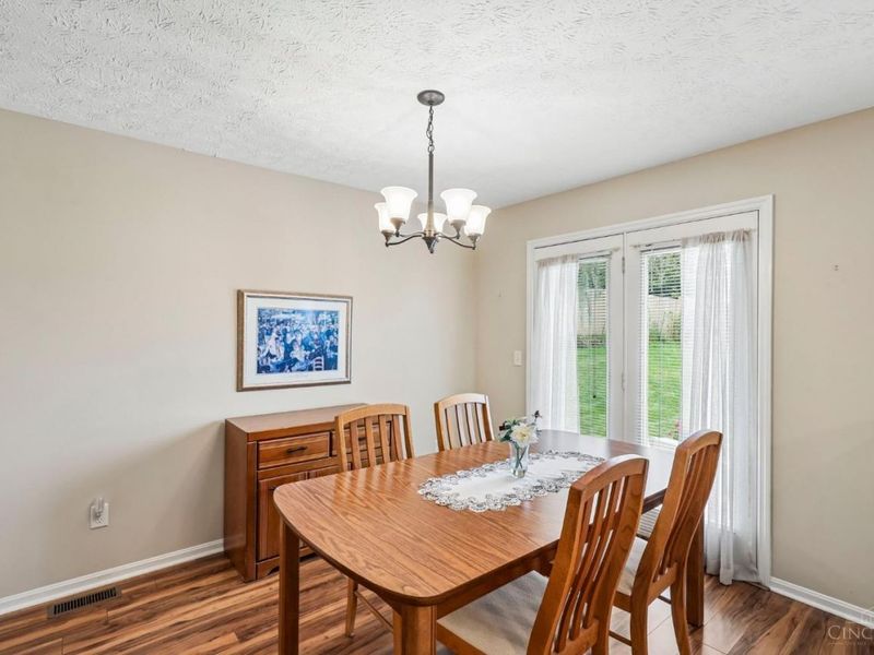 349 Timber Hill Drive, Hamilton, OH 45013 Photo 9