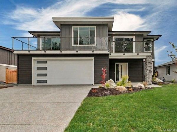 241 Walworth Rd S, Campbell River, BC V9W 0J3