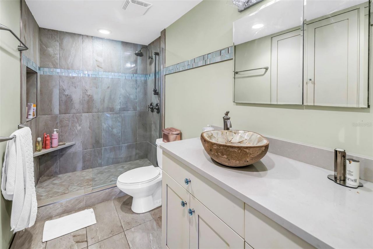 1 Beach Drive Se, Unit 1907, Saint Petersburg, FL 33701 Photo