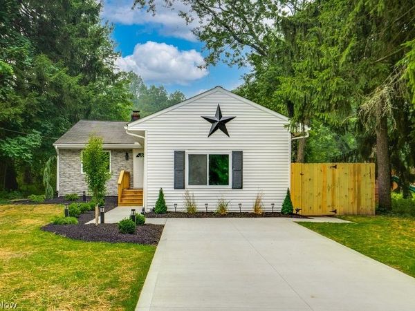 4867 Royalwood Road , North Royalton, OH 44133