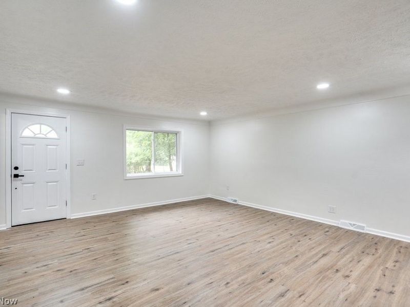 4867 Royalwood Road, North Royalton, OH 44133 Photo 4